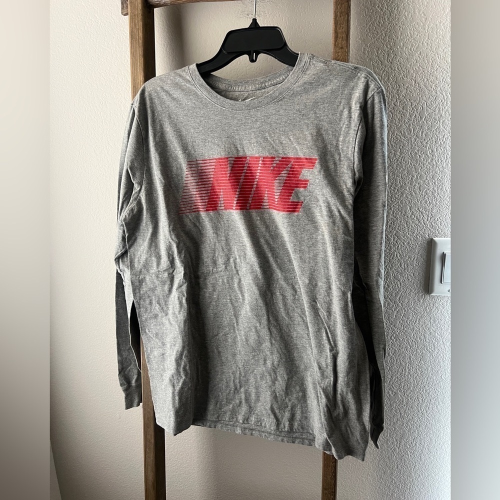 Nike Men's Gray Long Sleeve Shirt - Size L Worn